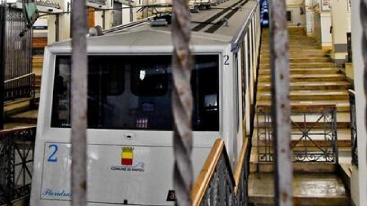 Traporti a Napoli, in mattinata ferme due funicolari: «problemi tecnici» alla Centrale, ispezione Ansfisa a Montesanto