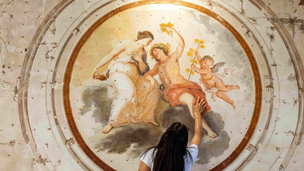 Caserta, concluso il restauro delle tele del Real Casino nel Bosco di San Silvestro