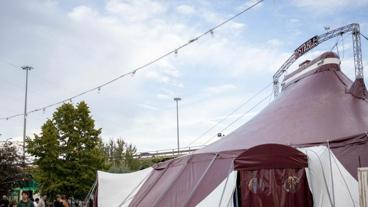 Firenze, l'Instabile ricorre al Tar contro la richiesta del Comune di rimuovere il tendone da circo: «È regolare, così non possiamo andare avanti»