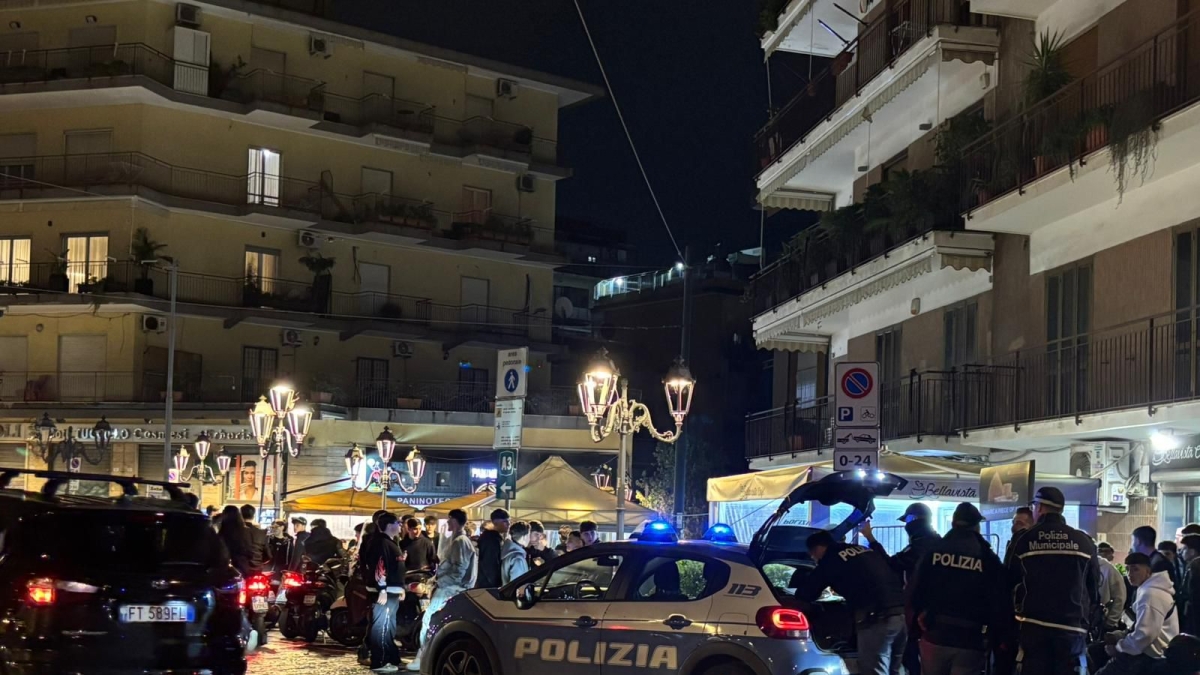 Portici, controlli nell'area della movida: vigili urbani e polizia elevano oltre cinquanta multe