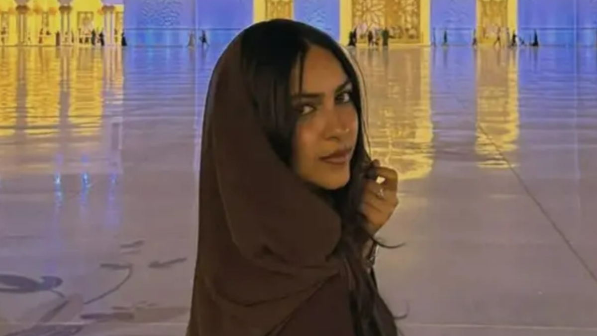 Studentessa 19enne bloccata a Dubai dalla guerra, insulti social: «Modaiola, torna a casa con i tuoi soldi». La madre: «Dove è finità l'umanità?»