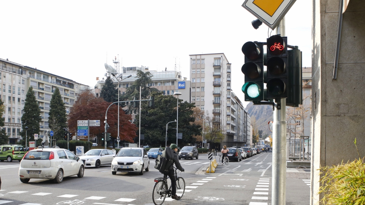 Bolzano, nuova viabilità in piazza Mazzini: «Più sicurezza per pedoni e ciclisti»
