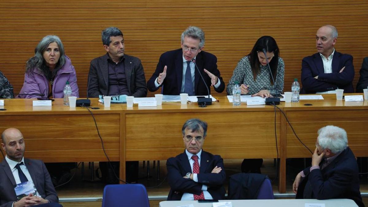 Manfredi: grazie alla America’s Cup bonifica a mare subito e non dal 2030 Consiglio a Bagnoli