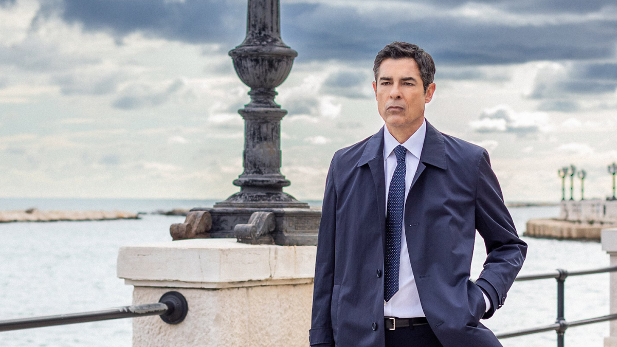 Guerrieri dai romanzi di Carofiglio e il ritorno di Michelle Pfeiffer in The Madison: le serie tv da vedere questa settimana