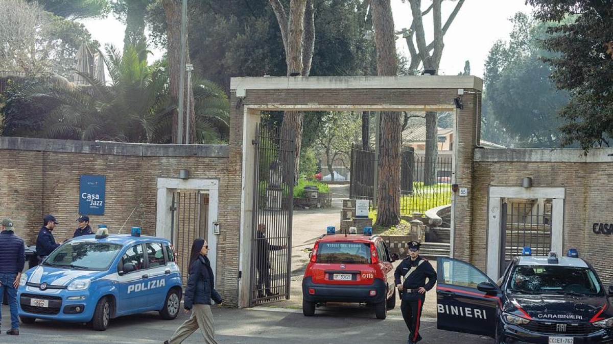 Scavi alla Casa del Jazz: il muro abbattuto, la frana del '96, il mistero dei massi. «Ma per ora non è stato trovato nulla»