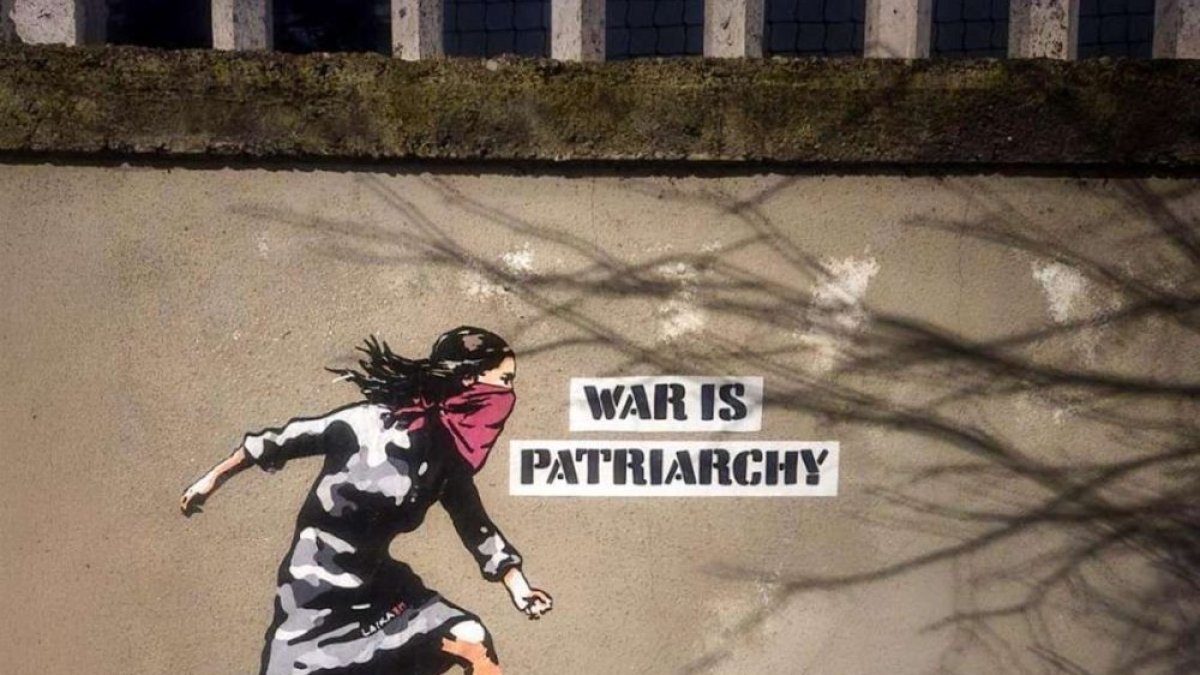 «La Guerra è Patriarcato»: il murale della street artist Laika dedicato alla Festa della donna