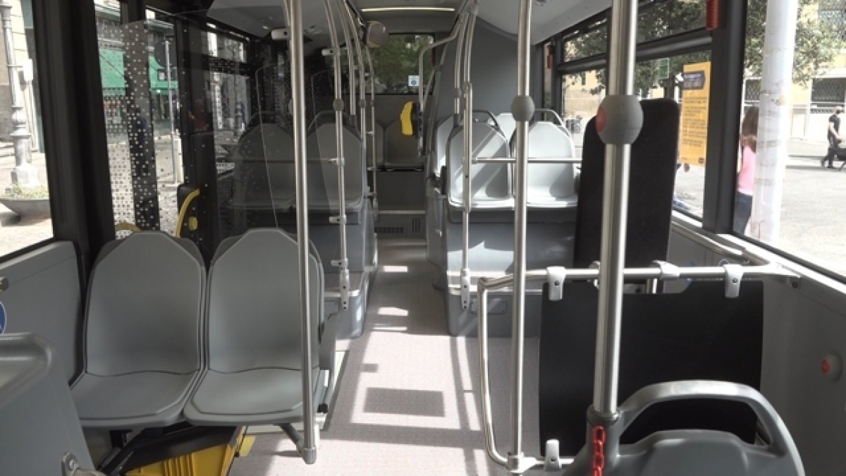 Marano, tenta di accoltellare un uomo su un autobus: arrestano 28enne