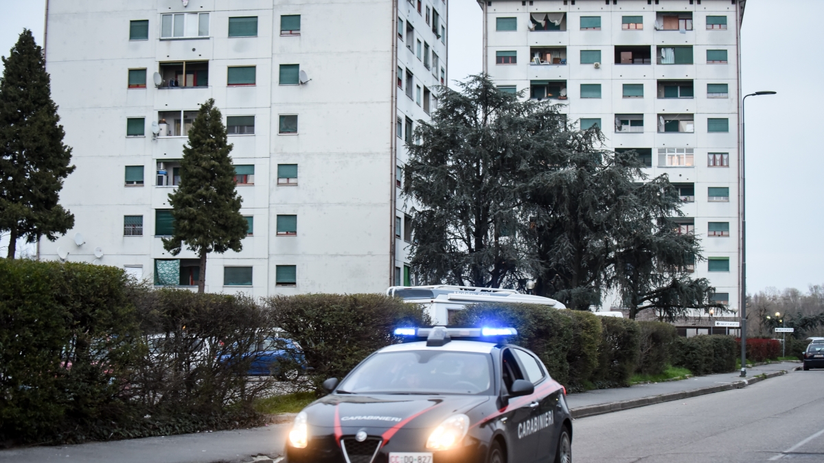 Desio, 40 tonnellate di tabacco e sigarette di contrabbando sequestrate: la merce arrivava dall'Europa dell'Est