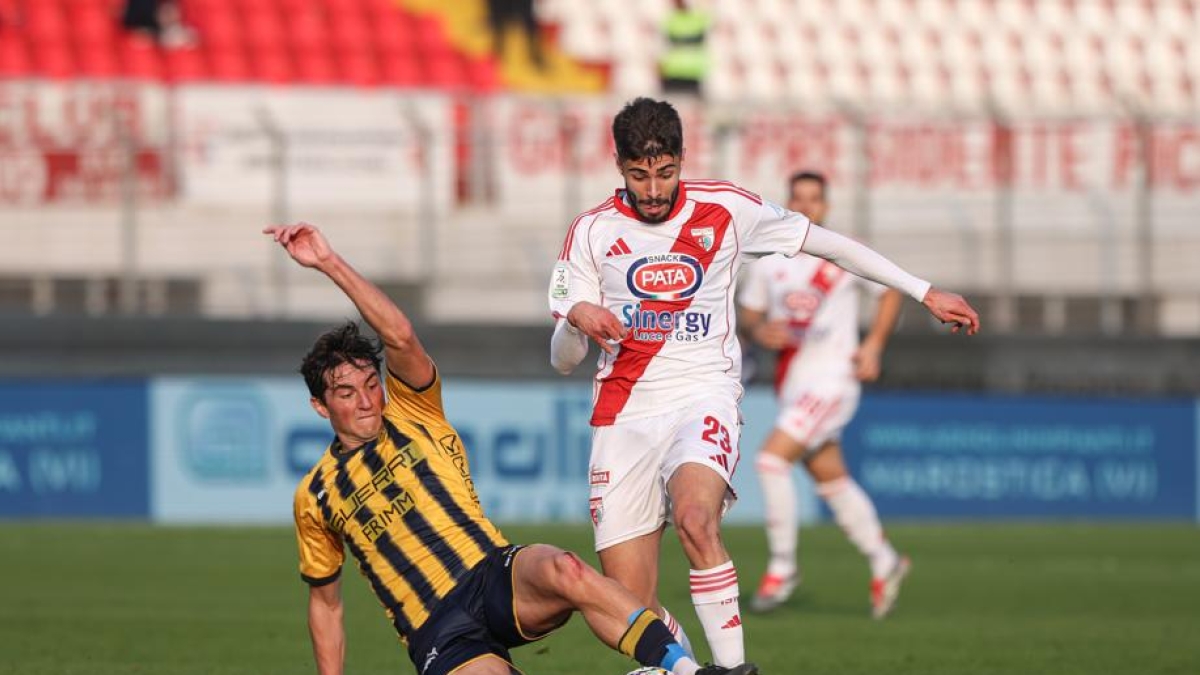 Juve Stabia, sonora sconfitta a Mantova: due goal, un'espulsione e otto cartellini gialli