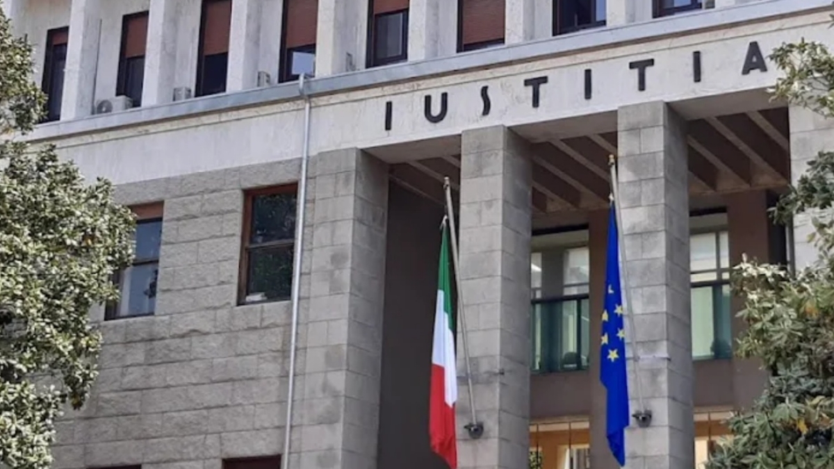 Pisa, danno e beffa: si rompe i denti mentre mangia i funghi secchi, nel risotto c'erano dei sassolini. Fa causa e la perde