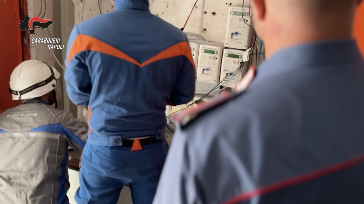 Napoli, al quartiere Mercato sei persone denunciate per furto di energia elettrica