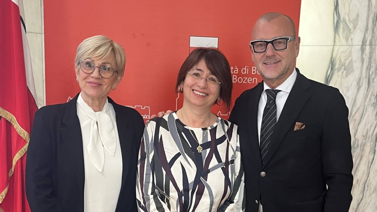 Bolzano, la nomina cancellata per «motivi personali» incendia il dibattito. Il Pd: «L'assessora in conflitto di interessi»