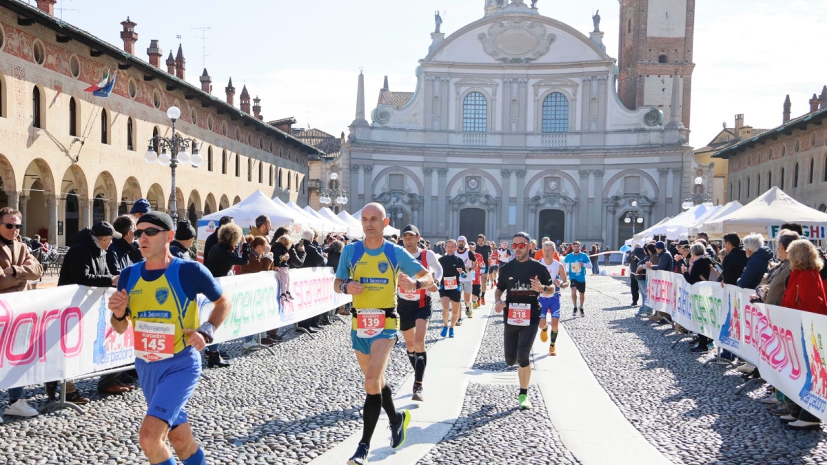Scarpadoro a Vigevano, domenica 15 marzo torna la mezza maratona che attraversa i luoghi più suggestivi della città
