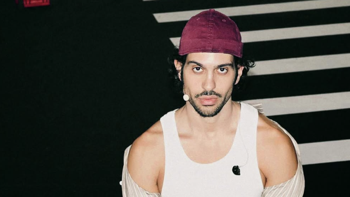 Mahmood: «Mi trasferisco in Spagna, ho bisogno di pensare ai miei drammi e di camminare per strada senza essere perseguitato. Mi sento come una tigre bianca in uno zoo»