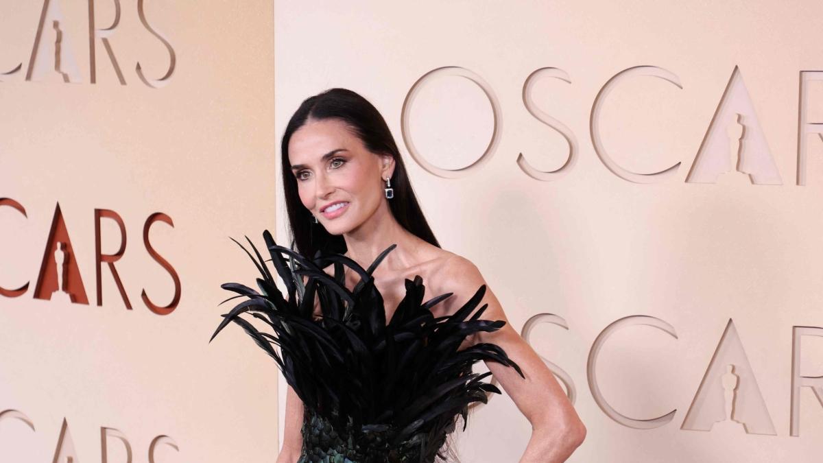 i voti ai look paltrow effetto farfallina 75 demi moore come un araba fenice 8 chalamet gelataio 65160 da Xml2.corriere.it i voti ai look paltrow effetto farfallina 75 demi moore come un araba fenice 8 chalamet gelataio 65160