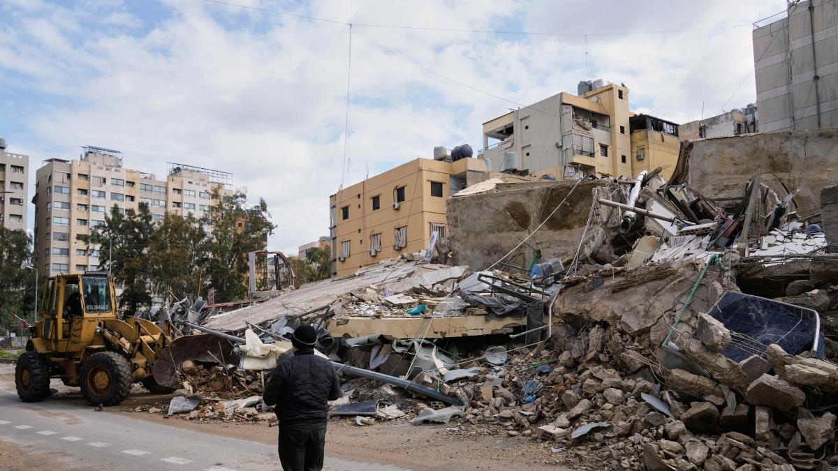 Guerra in Iran, le ultime notizie in diretta | Trump: «Gli alleati ci aiutino su Hormuz». Londra e Berlino confermano il «No». Anche Meloni contraria. Il tycoon rinvia la visita in Cina