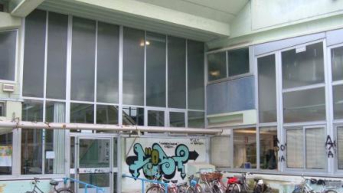 Pisa, vandali al Liceo Buonarroti: estintori svuotati, scuola chiusa fino a giovedì