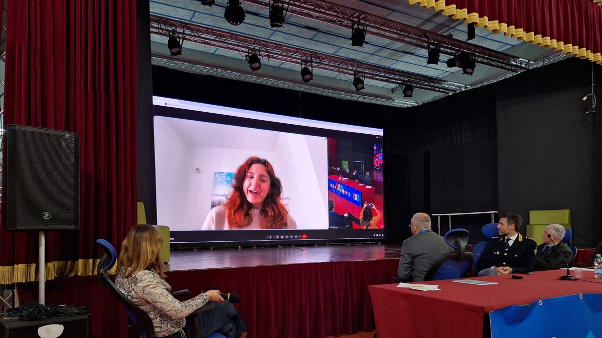 Sicurezza stradale, a Scampia incontro con 120 studenti: testimonial l'atleta paralimpica Ambra Sabatini