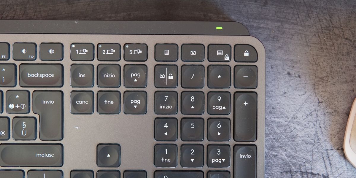 
                                    
                                Logitech MX Keys, la tastiera ideale per i professionisti - Recensione