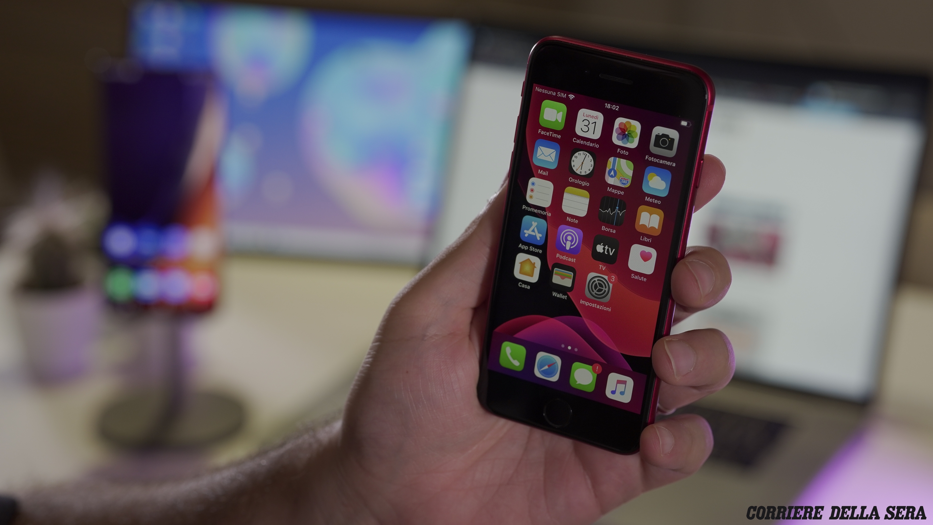 
                                    
                                iPhone SE 2020: una lezione per Android, ma non chiamatelo economico