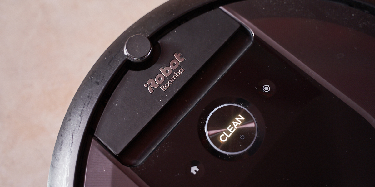 
                                    
                                iRobot Roomba i7+, pulisce in completa autonomia!