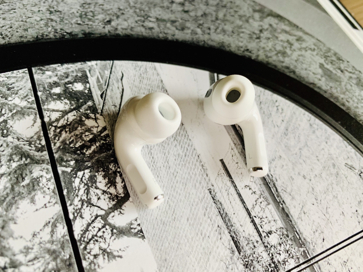 
                                    
                                AirPods, come pulire gli auricolari true wireless di Apple