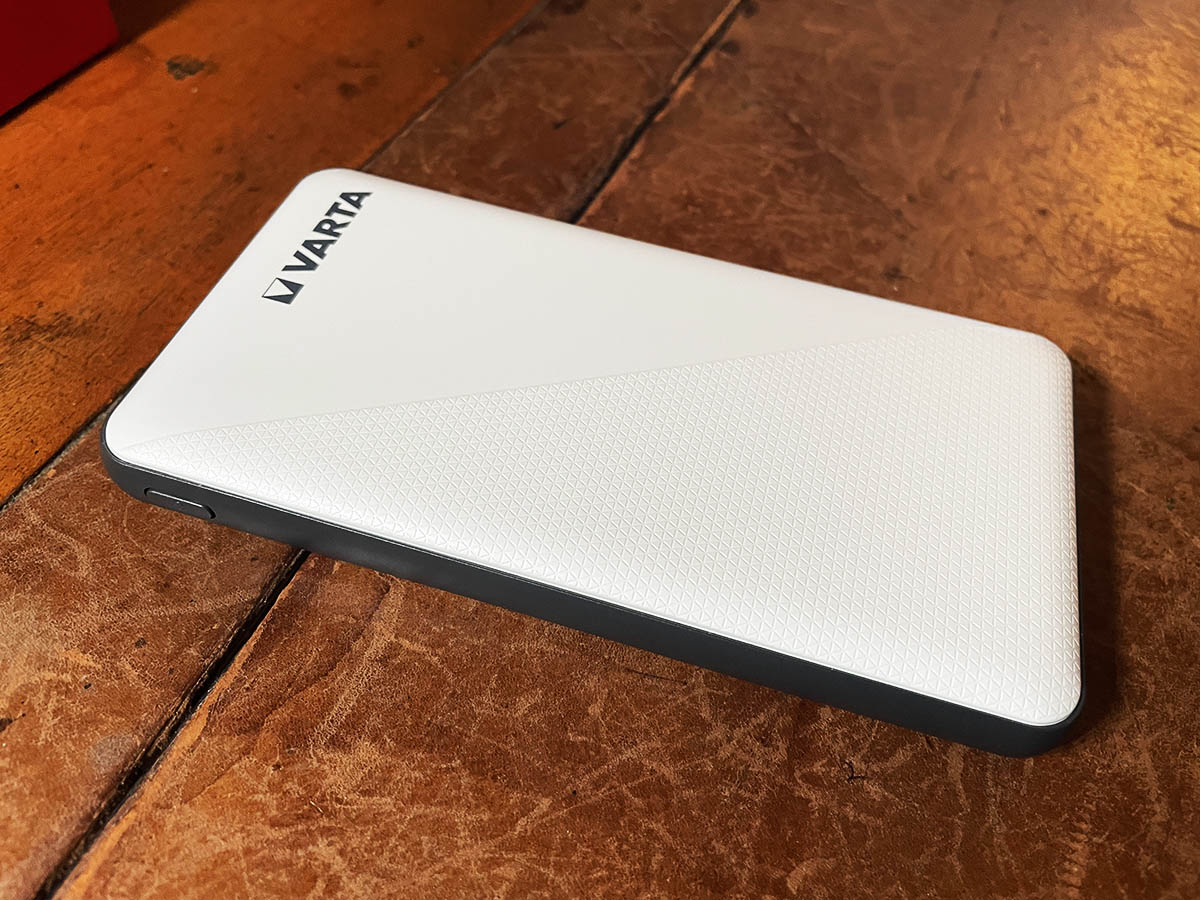 
                                    
                                Varta Energy 10.000 mAh, un powerbank ideale per smartphone e tablet