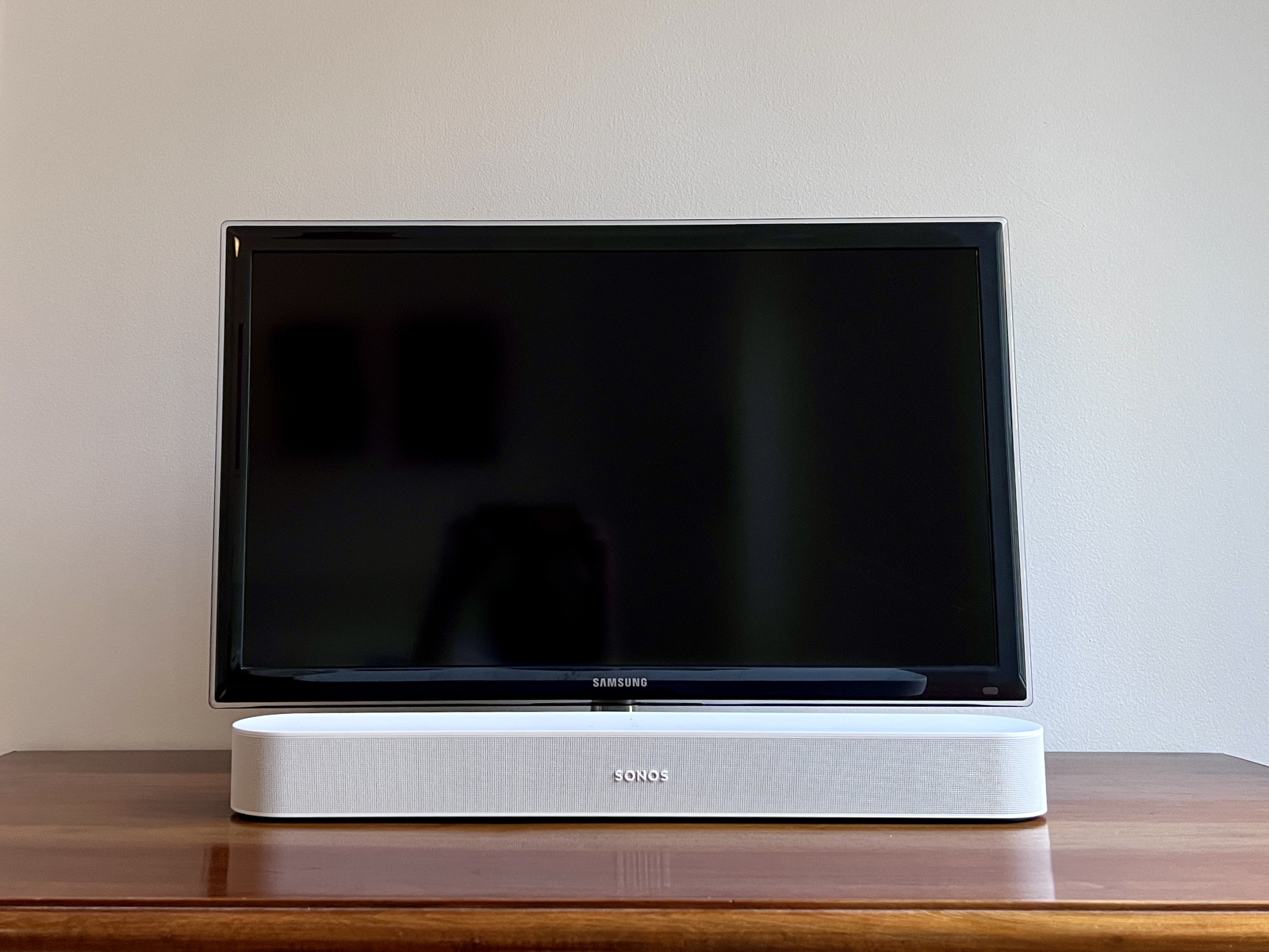 
                                    
                                Sonos Beam 2, la prova della soundbar compatta pensata per i piccoli Tv