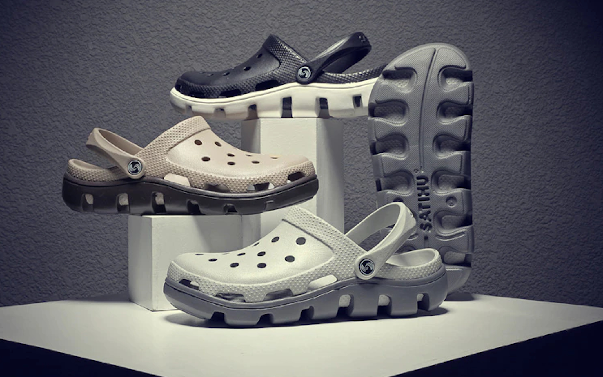
                                    
                                Dai sandali Xiaomi alle sneakers con rotelle retrattili e led, calzature tecnologiche pro innovazione