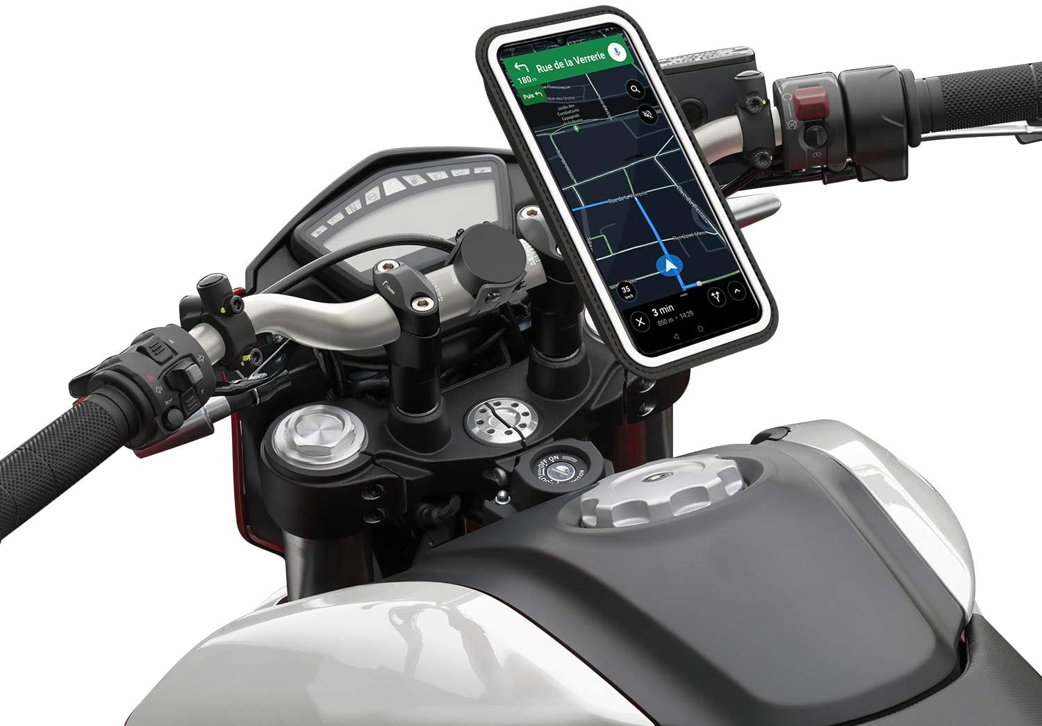 
                                    
                                Viaggiare in moto, gli accessori da avere: non partire senza il mini compressore!