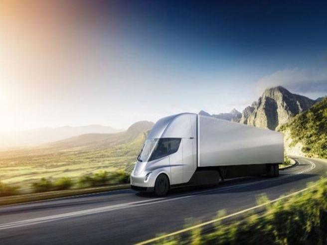 Ecco il (rivoluzionario) camion Telsa di Elon Musk che «può combattere con gli alieni» Negli Usa è stato presentato il primo camion a marchio Tesla, spinto da un motore elettrico e dotato di autopilota - CorriereTV