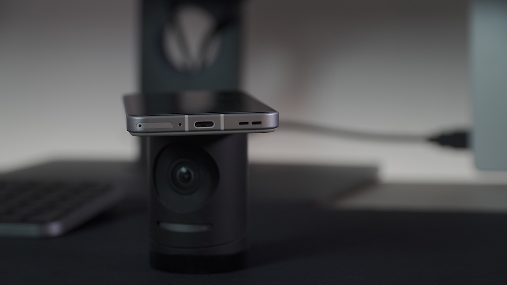 
                                    
                                ZenFone 9, lo smartphone potente che entra in tasca