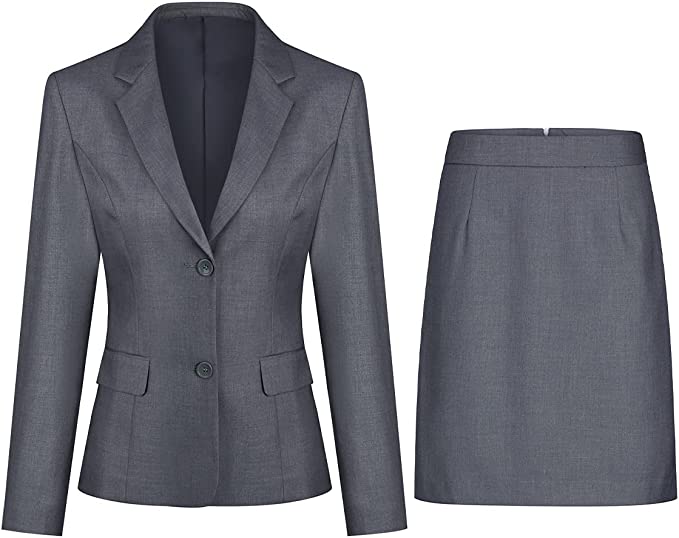 
                                    
                                Blazer, completi e vestiti eleganti: per vestirsi con stile in ufficio (e non solo)