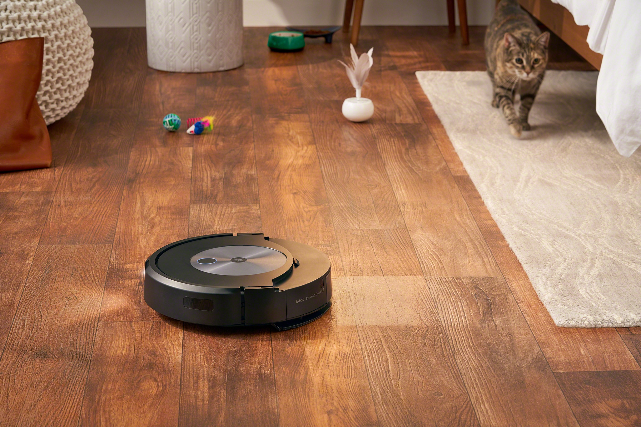 
                                    
                                Roomba Combo j7+, robot che aspira e lava. E fa (quasi) tutto da solo