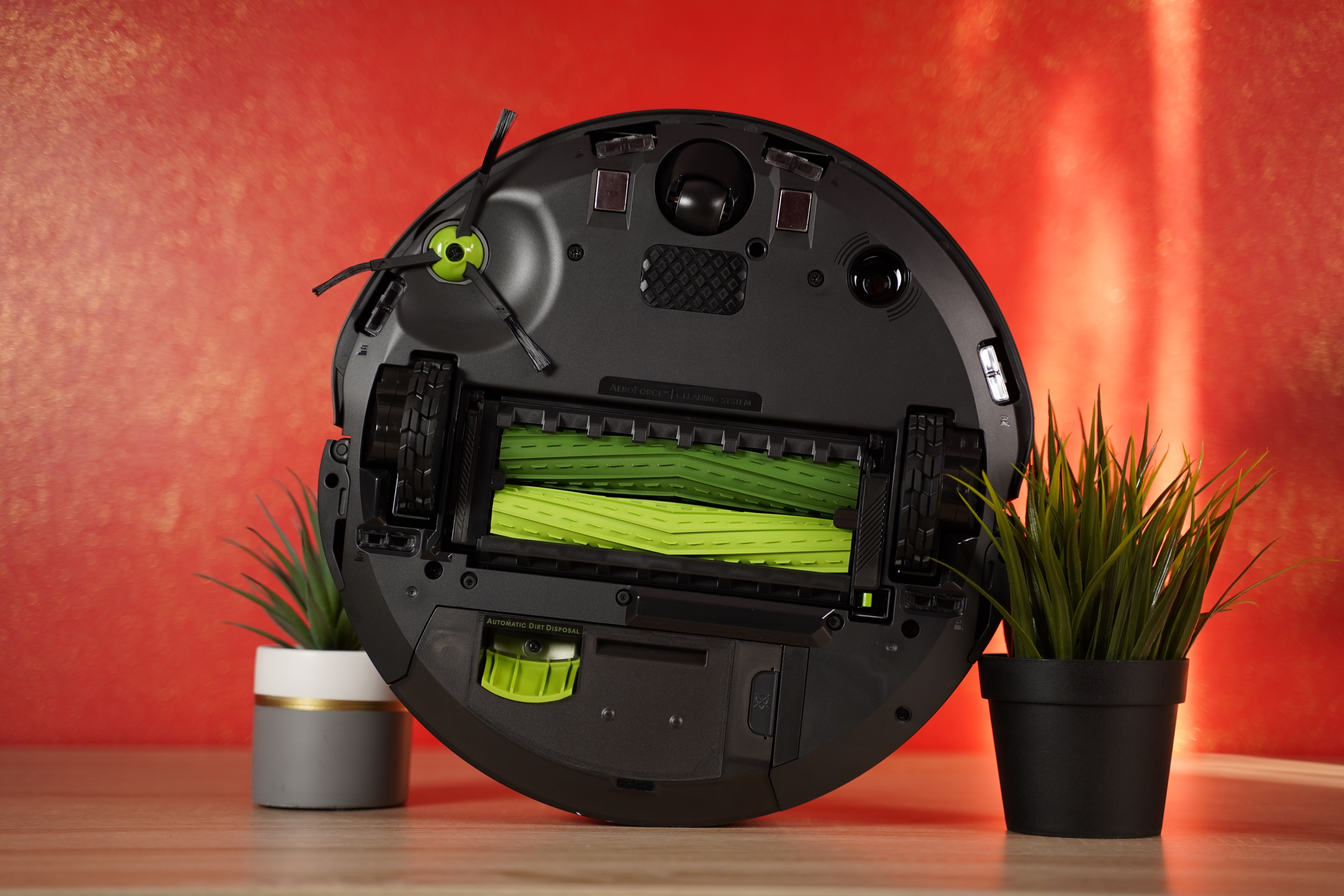 
                                    
                                iRobot Roomba Combo J7+: miracolo o tecnologia già vista?