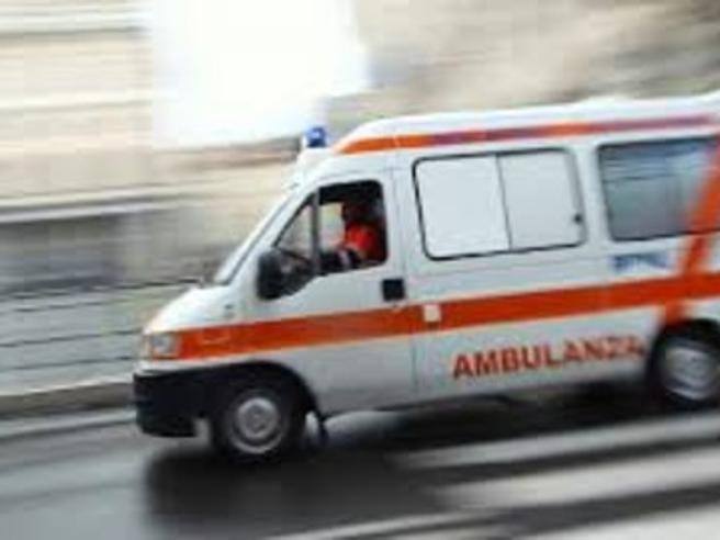 Incidente a Vigevano, bimba di 5 anni viene sbalzata fuori dal