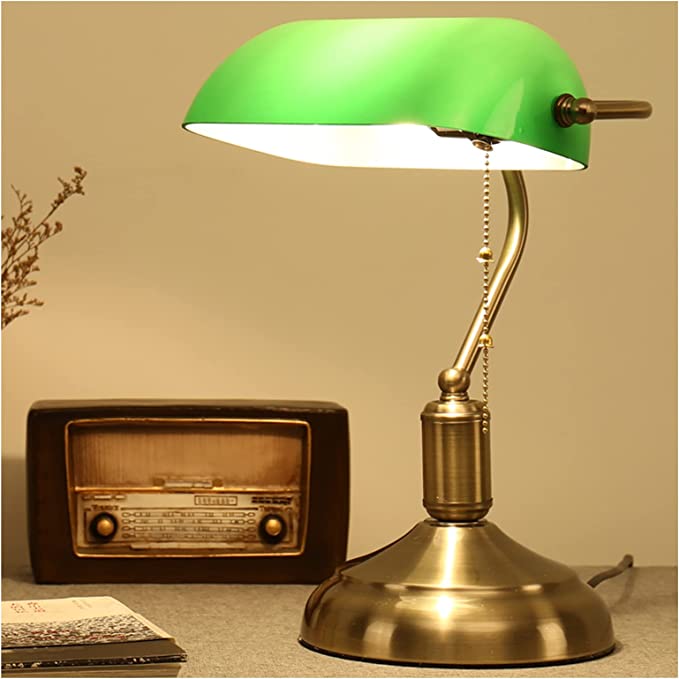
                                    
                                Lampada da scrivania: moderna o rétro, è l'oggetto indispensabile nelle nostre case