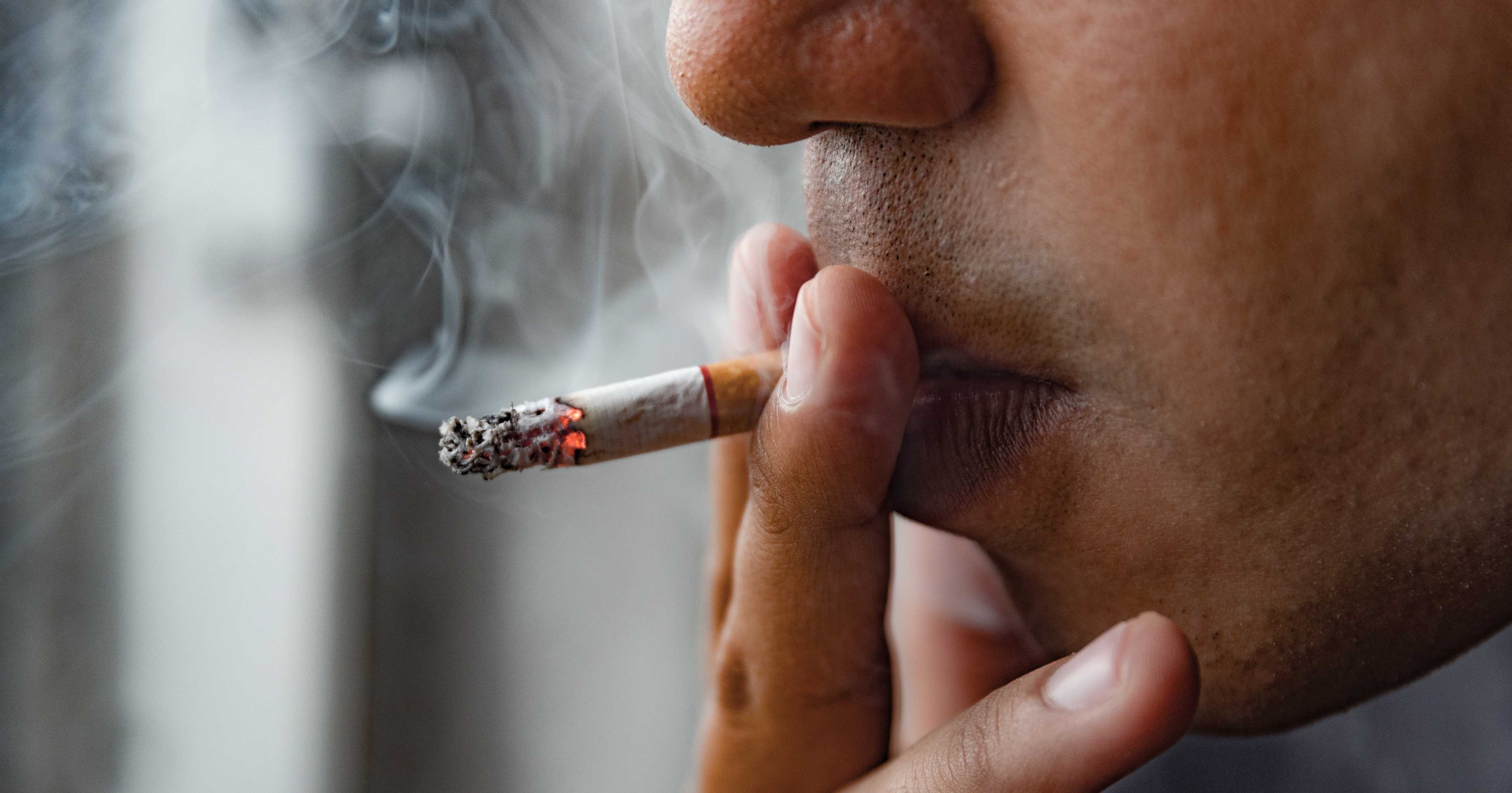 SmokeMon, come funziona la collana che aiuta a smettere di fumare