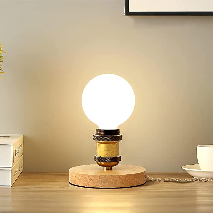 
                                    
                                Lampada da scrivania: moderna o rétro, è l'oggetto indispensabile nelle nostre case