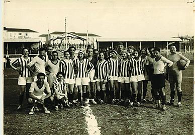 Le ragazze del '50: a Napoli il primo campionato di calcio rosa