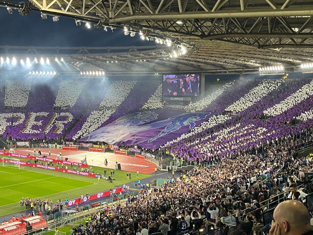 Fiorentina-Inter, la speranza poi la delusione dei tifosi davanti ai maxischermi di Firenze
