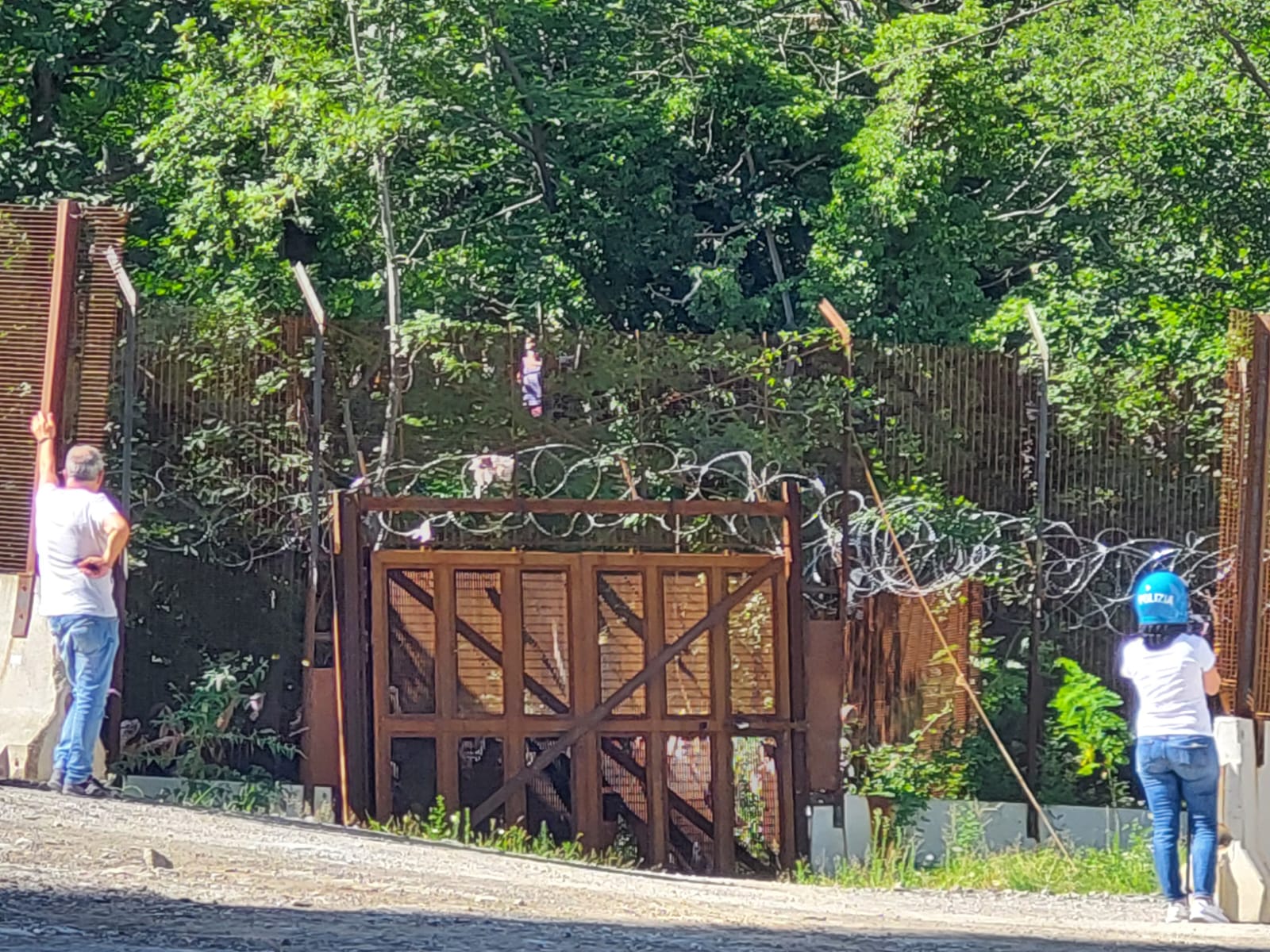 Scontri In Val Di Susa, I No Tav Attaccano I Cantieri Di San Didero E ...