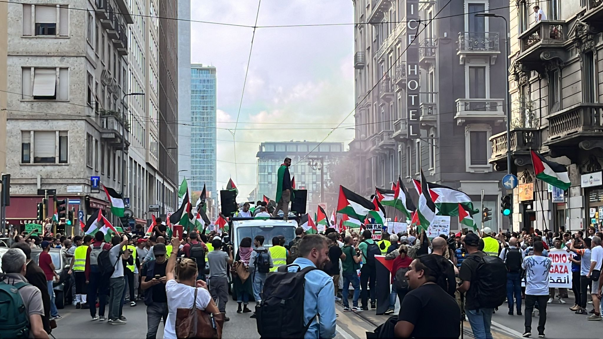 Le Immagini Del Corteo Pro Palestina A Milano | Corriere.it