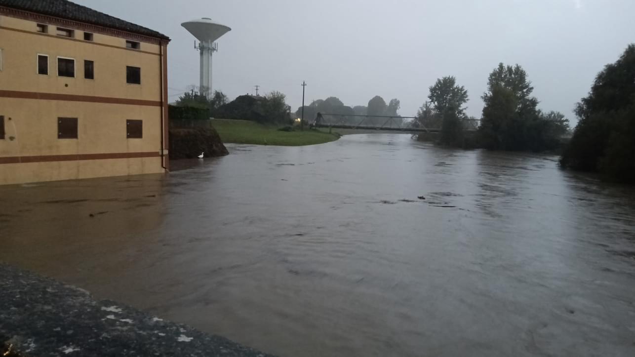 Maltempo, Frane E Strade Chiuse. Piene Dei Fiumi In Calo: Resta L ...