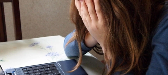 Piemonte, crescono ricatti sessuali, stalking e pedopornografia on line. Il bilancio della Polizia Postale