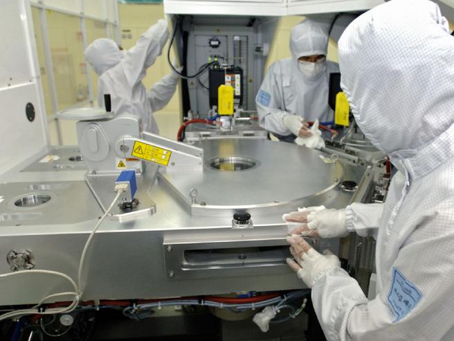 Una fabbrica di microchip