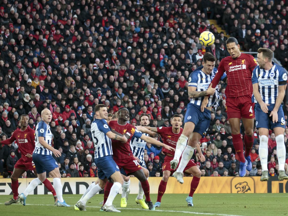 Van Dijk del Liverpool segna contro il Brighton