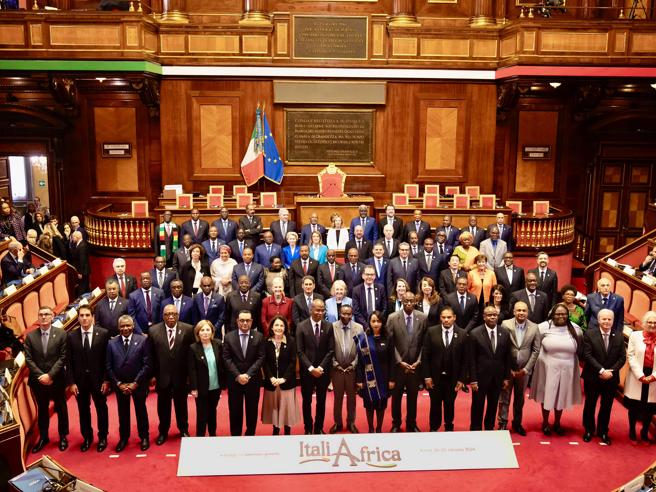 I delegati dei Paesi africani  al Senato in occasione del Vertice Italia-Africa