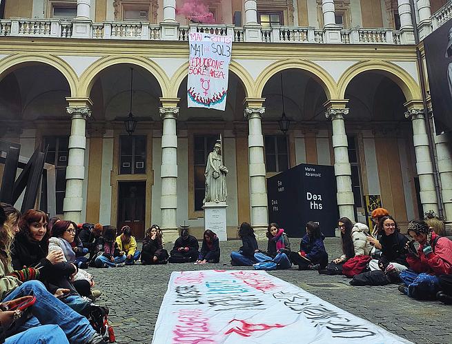 Torino, le studentesse denunciano molestie: «Università complice delle violenze»