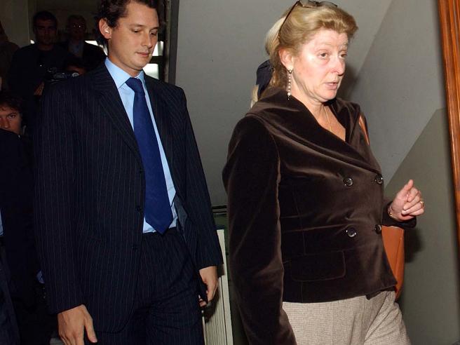 Eredità Agnelli, gli avvocati di Elkann: «Sono 20 anni che una madre perseguita i suoi figli»